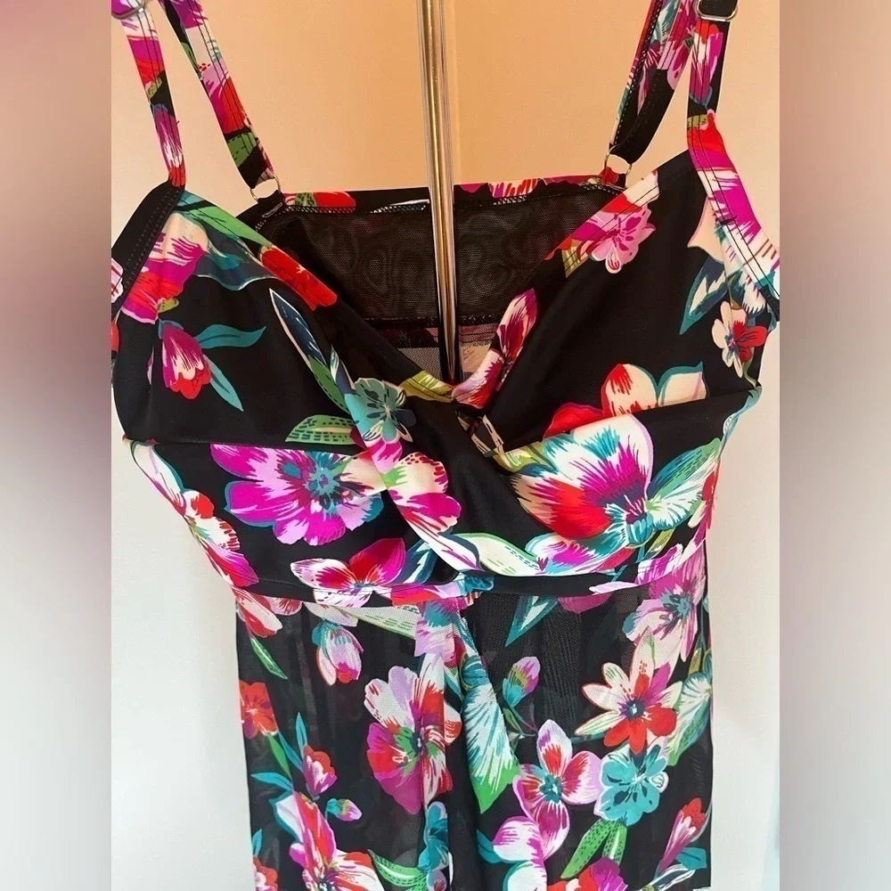 Women's Croft & Barrow® Flyaway Tankini Top Floral Size Small